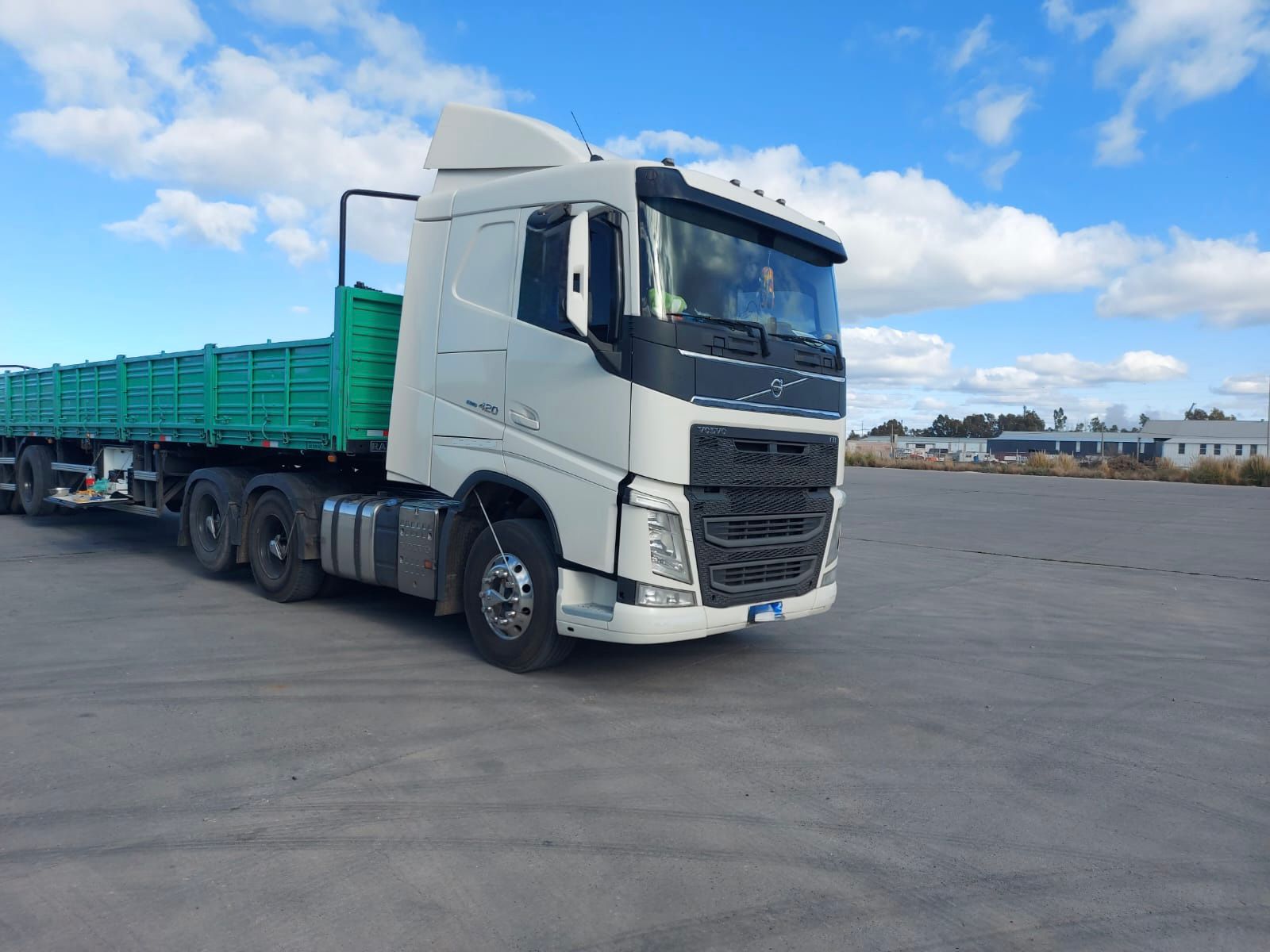 Volvo FH 420 6X2 Balancin Año 2019